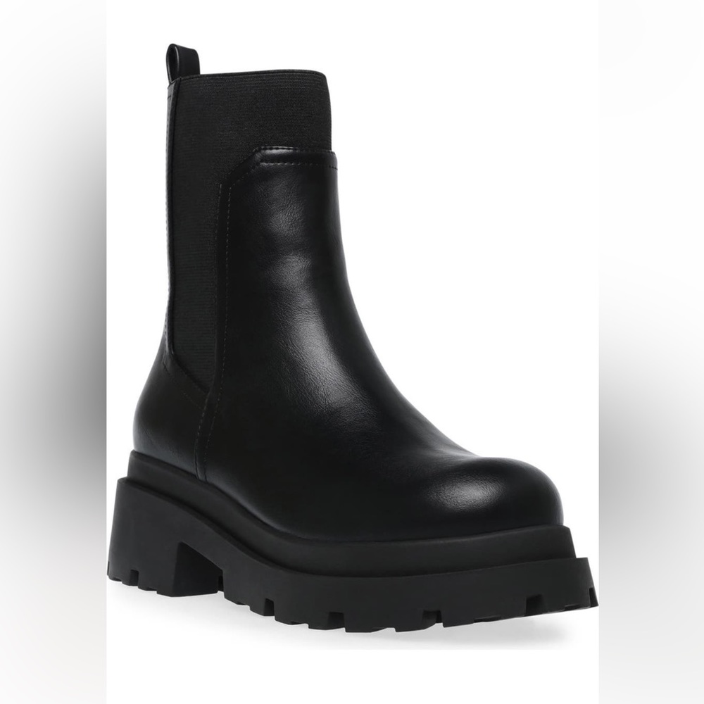 DV Dolce Vita lug sole Chelsea boots